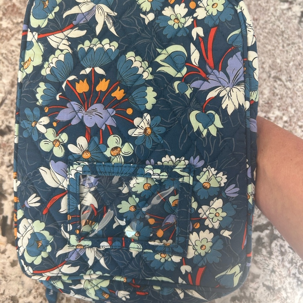 Vera Bradley Floral Bursts insulted lunch bag - Picture 10 of 13